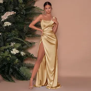 Elegantní Jedno Rameno Večerní Šaty Designer Skládaný Satén Šampaňské Ples Šaty Party Sexy Boční Split Robe De Mariée Skladem