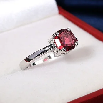 Red Ruby Oválný Tvar Vejce Drahokam 925 Sterling Stříbro Snubní Prsteny Pro Ženy Jemné Svatební Šperky Zásnubní Bague Příslušenství