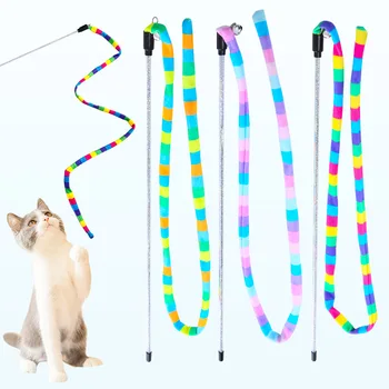 Hračky pro kočky Duhové Pruhy Funny Cat Stick s Bell Interaktivní Hra Pet Dodávky Hračky pro Kočky Interaktivní Hračka pro Kočky Červem na Provázku