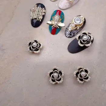 4ks Nejnovější Slitiny Nail Art Dekorace Jemná Perleť Černá/Bílá Barva Květu Nail Tip Šperky 3D Kovové Nehet Příslušenství